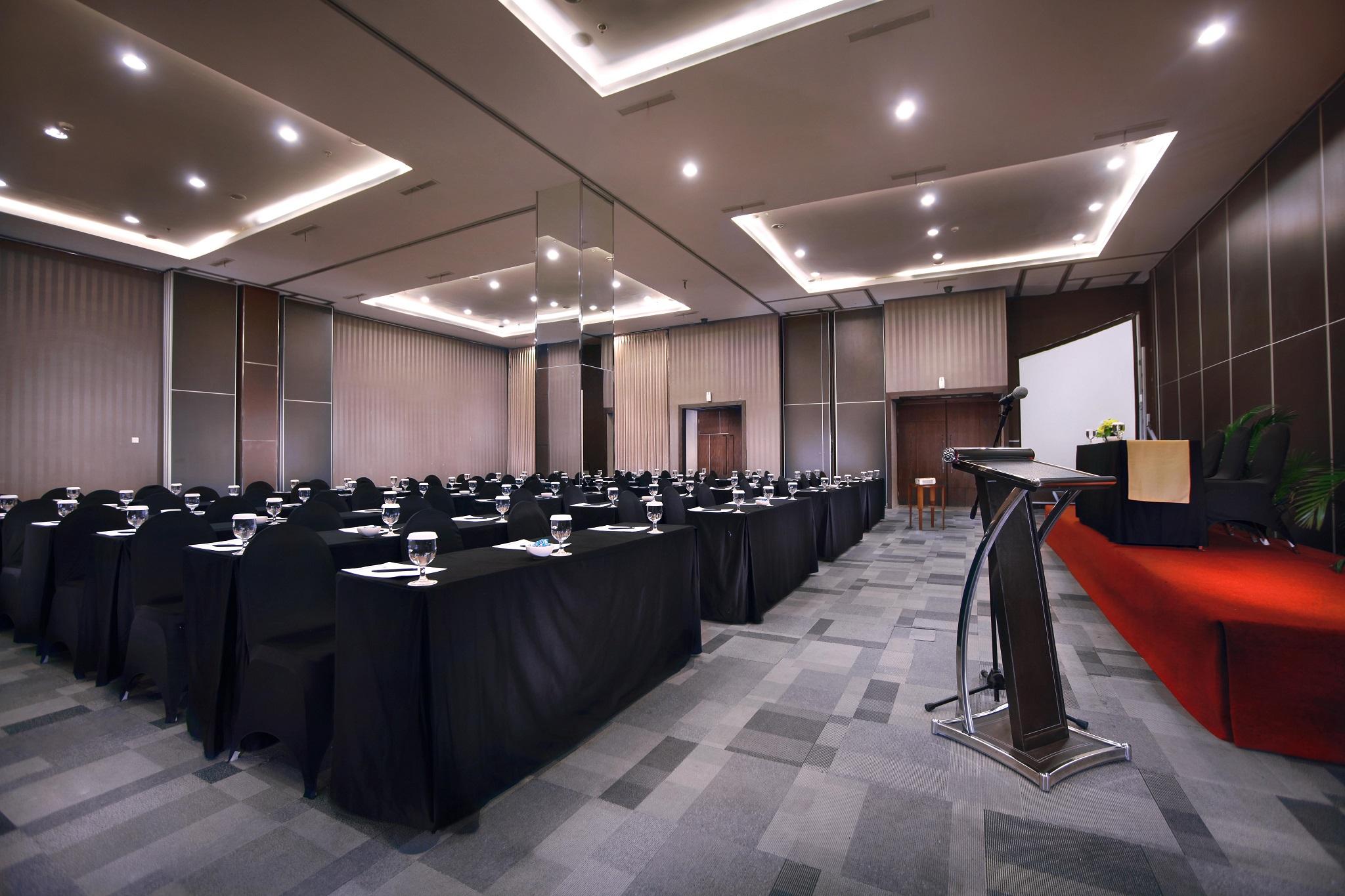 Aston Jember Hotel & Conference Center Kültér fotó