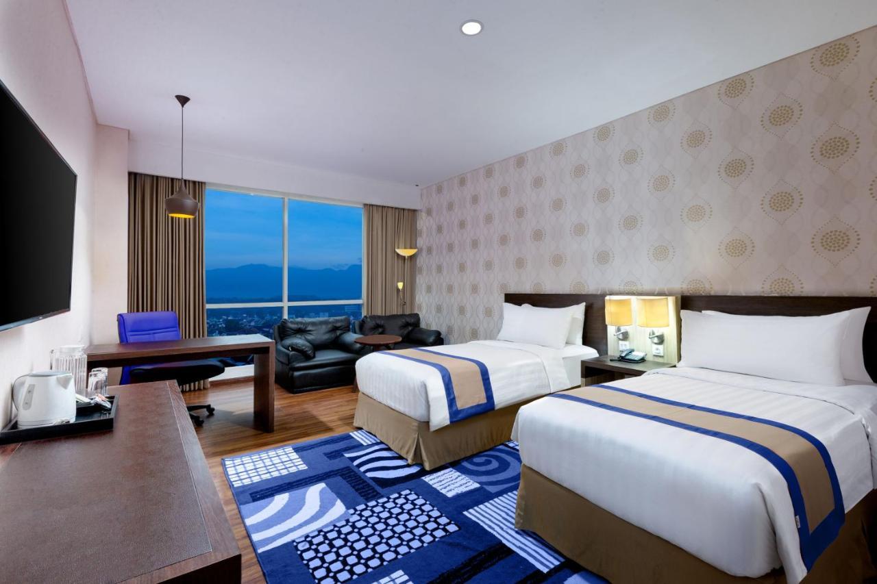 Aston Jember Hotel & Conference Center Kültér fotó